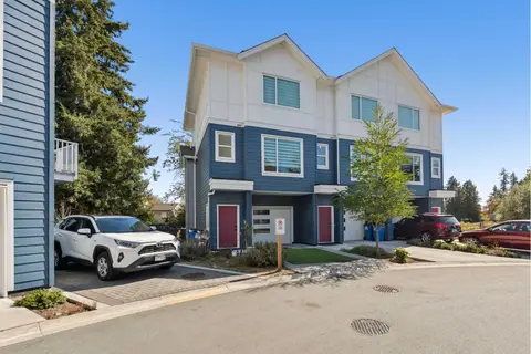 8 19330 FAIRWAY DRIVE