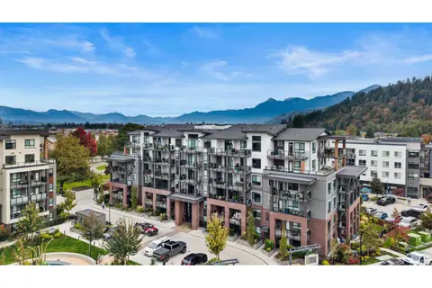 307 45511 CAMPUS DRIVE, Garrison Crossing