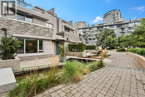 221 188 KEEFER PLACE