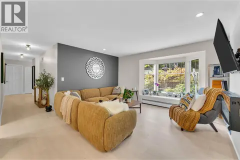 10 1140 FALCON DRIVE