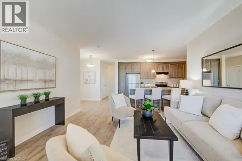 155 THOMAS SLEE Drive Unit# 3A