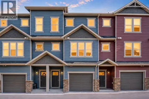 246 Cranbrook Square SE