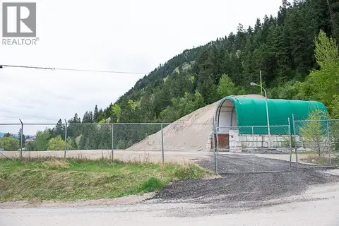 909 TRANS CANADA Highway