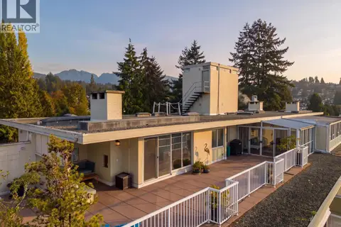 701 1425 ESQUIMALT AVENUE