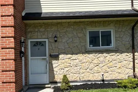 144 JANSEN Avenue Unit# 8
