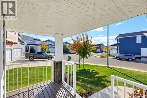 263 Eaton CRESCENT