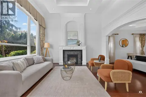 6286 DUNSMUIR CRESCENT