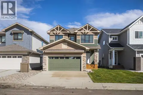 312 Montrose Crescent SE