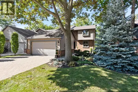 21 FAIRWAY CRESCENT