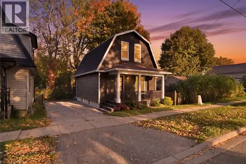 217 QUEEN Street N