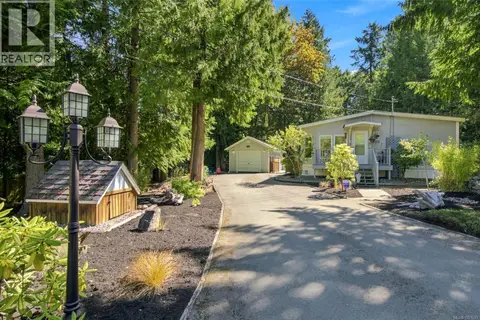 1115 Symons Cres