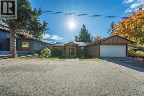 2603 Maple Crescent
