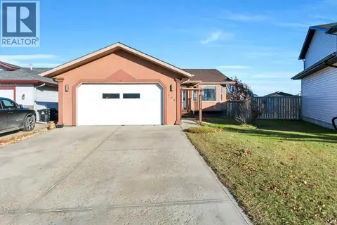 105 Pondside Crescent