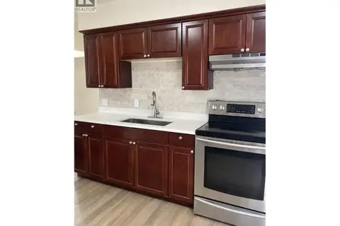 Upper 7429 CANADA WAY