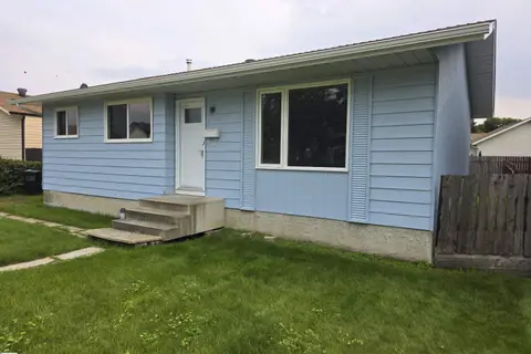 1907 145A AV NW