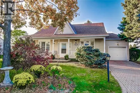 260 SILVERBIRCH Boulevard