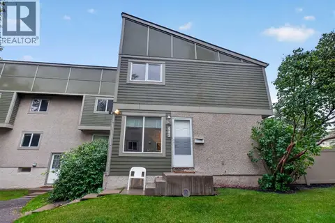442, 406 Blackthorn Road NE