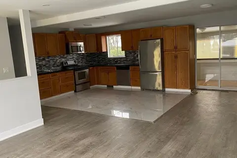 UPPER 46766 FIRST AVENUE, Chilliwack Proper East