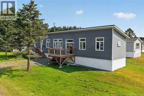 15 Carolyn Crescent