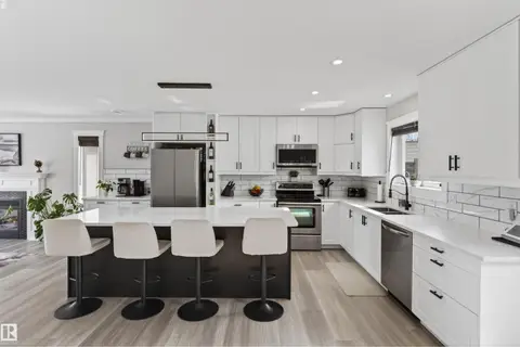 807 BEACH AV