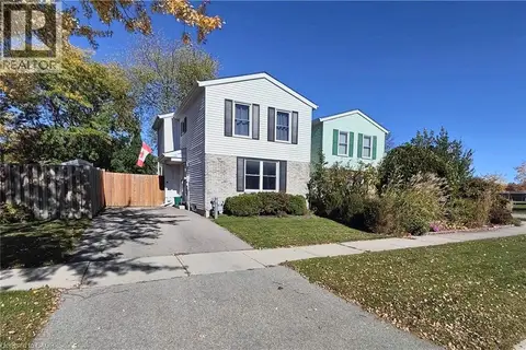 25 TIMBERLANE Crescent