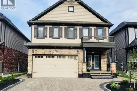319 MOORLANDS Crescent