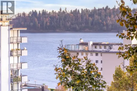 804 1930 MARINE DRIVE
