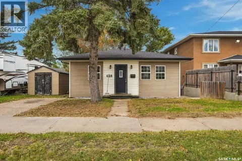428 Home STREET W