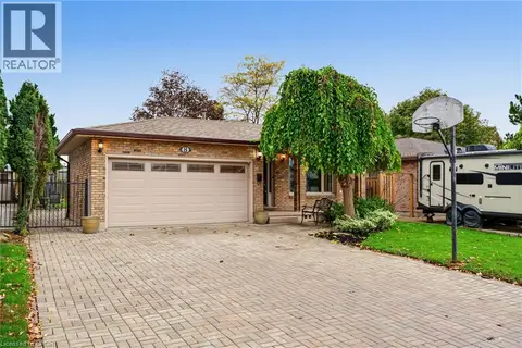 8 VALANNA Court
