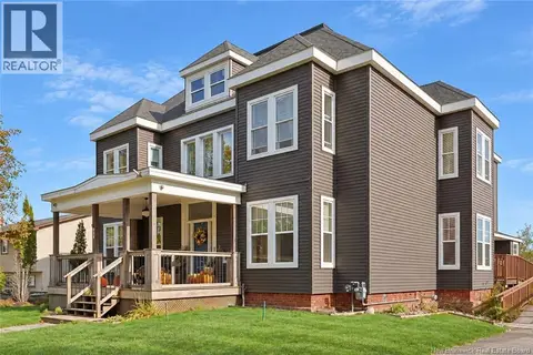 357 Dufferin Row