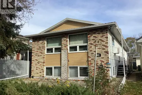 961 Athol STREET