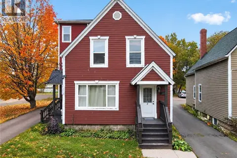121 Elmwood Drive