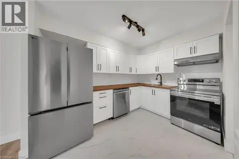 3085 KINGSWAY Drive Unit# 21
