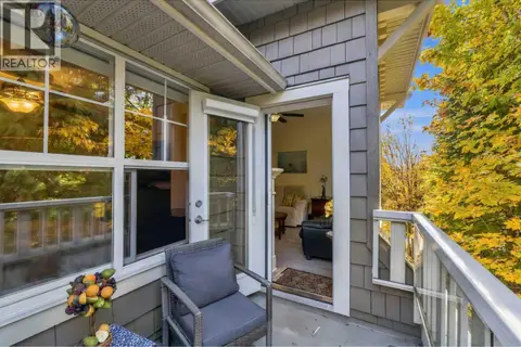 411 960 LYNN VALLEY ROAD