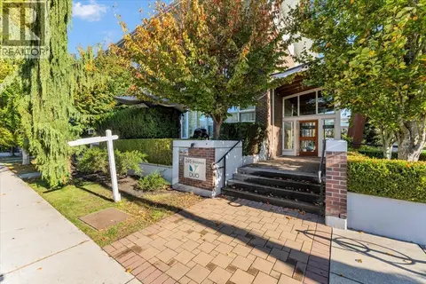 302 245 BROOKES STREET