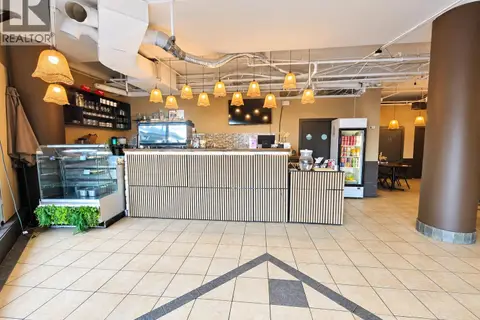 101 3701 HASTINGS STREET