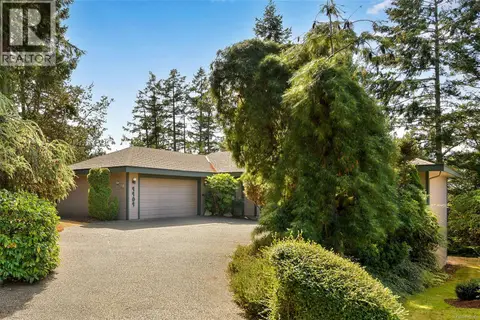 4404 Meadowood Pl