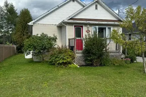 23 Hillcrest AVE