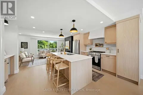 33 - 355 SANDRINGHAM CRESCENT
