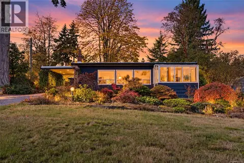 8698 East Saanich Rd