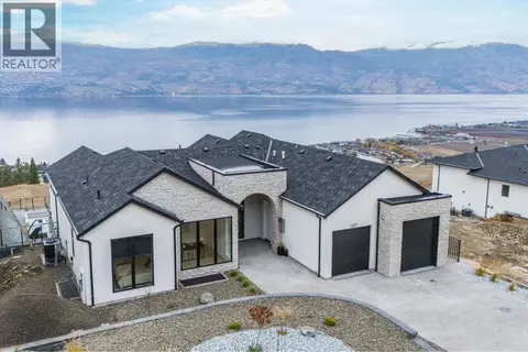 1327 Vineyard Drive