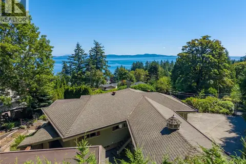 4916 Lochside Dr