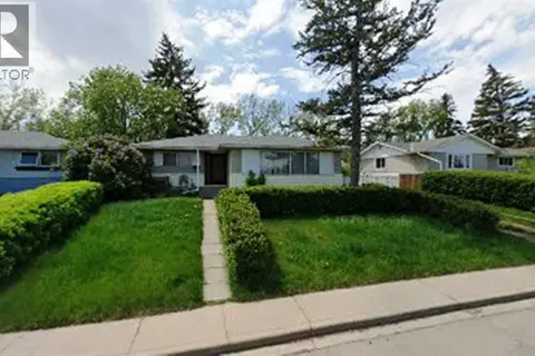 4431 Greenview Drive NE