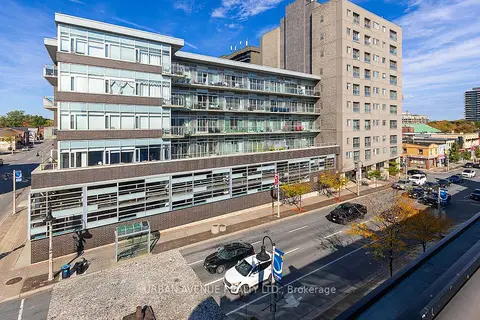 44 Bond Street W 707