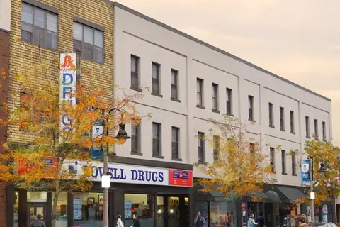 14 1/2 King Street E 310