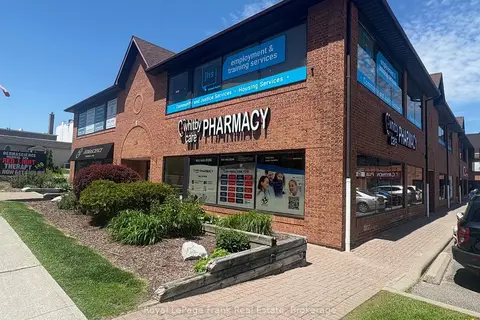 114 Dundas Street E 206