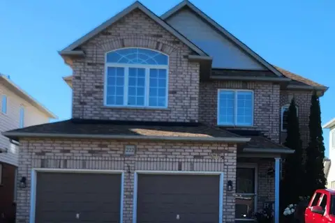 222 Sprucewood Crescent