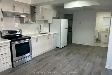 3 Simcoe Street S Unit 6