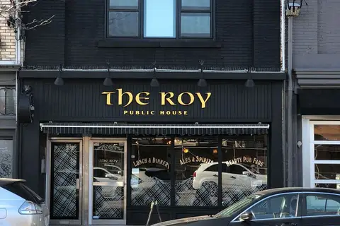 894 Queen Street E