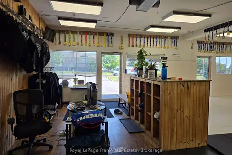 1160 Simcoe Street S 3-4